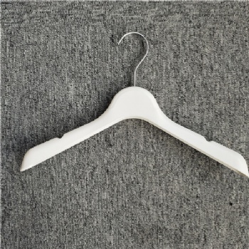 Kids suit hanger with bar